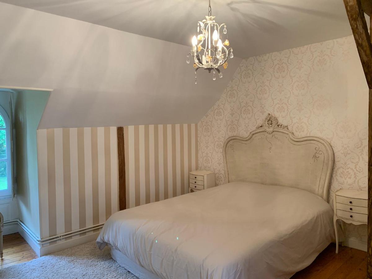 Meunet-Planches Parc De Lesseps Bed & Breakfast エクステリア 写真